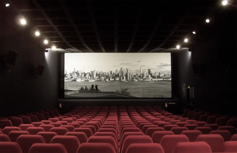 Estudo indica que Geração Z prefere ir ao cinema a ficar no streaming