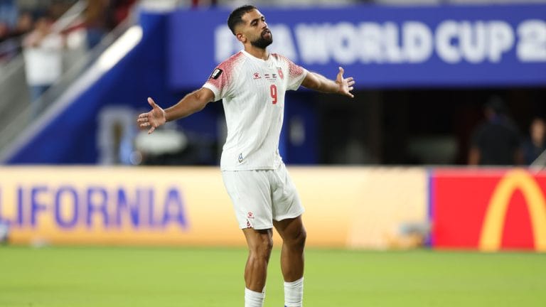 Jordânia faz história na Copa com primeiro gol e emociona torcida
