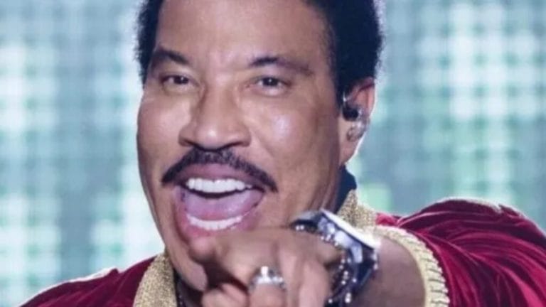 Lionel Richie anuncia show no Brasil em dezembro de 2026