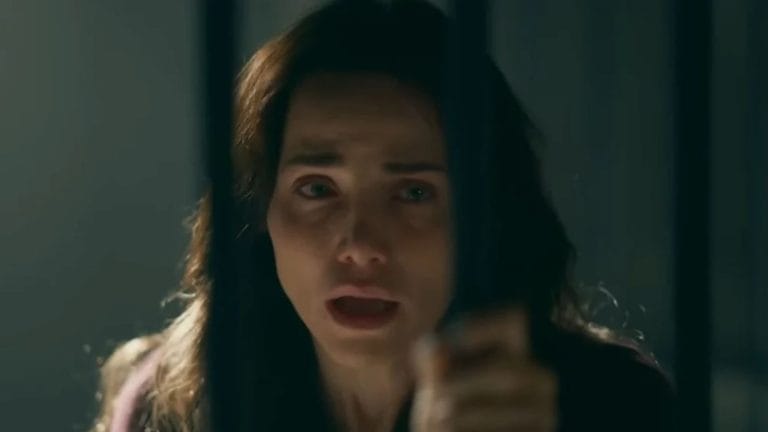 Nova vilã ameaça protagonista presa em ‘Quem Ama Cuida’