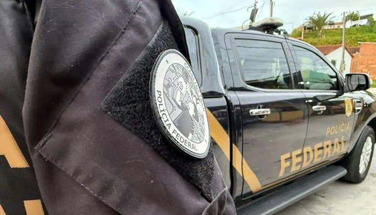 Operação da PF desmonta núcleo financeiro do Comando Vermelho no Brasil