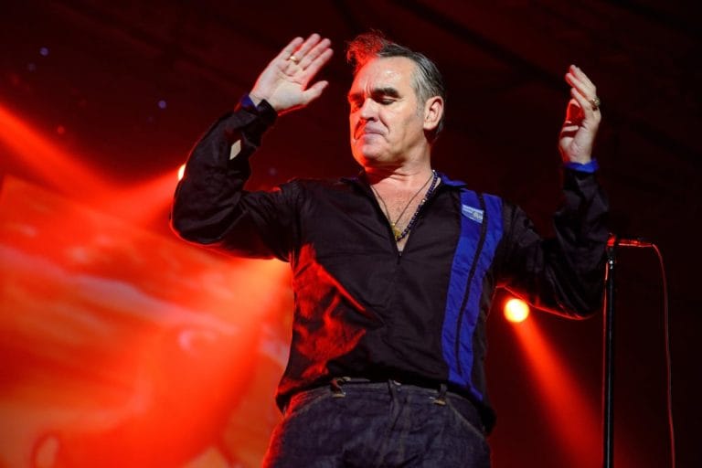 Página de memes cria lista falsa de ‘inimigos’ de Morrissey e viraliza