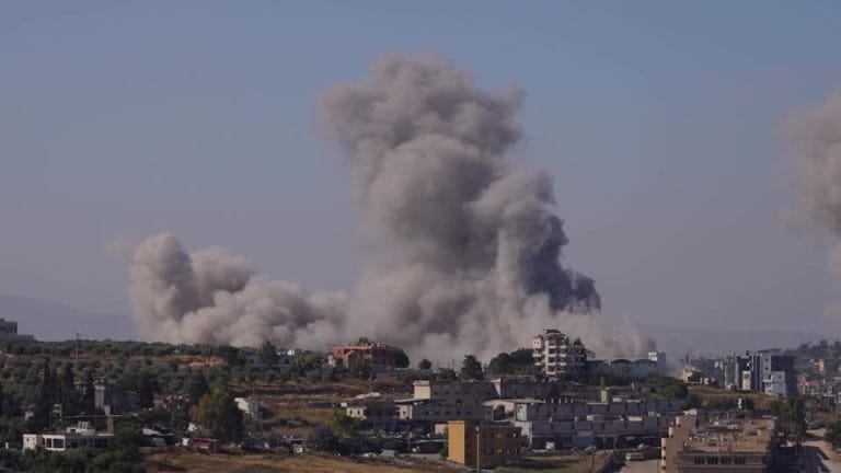 Paquistão media acordo entre Irã e EUA em visita histórica a Mashhad