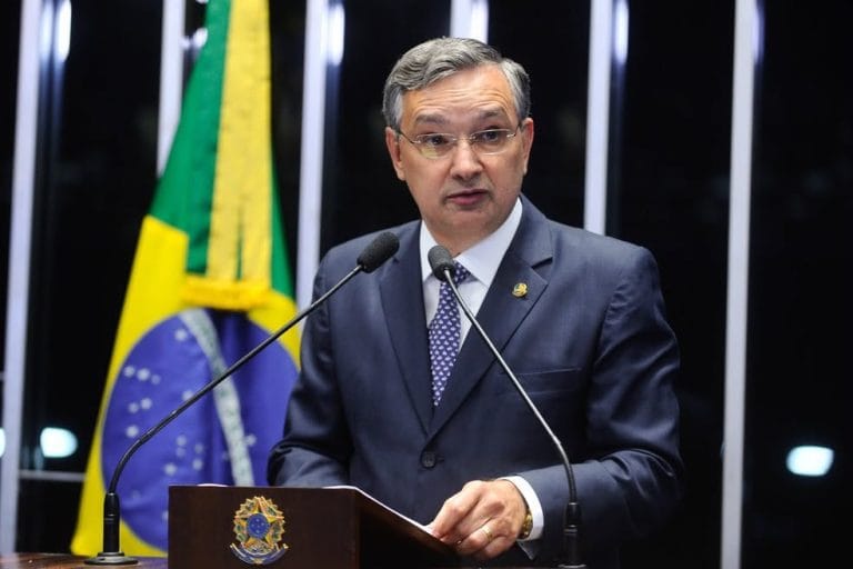 Pesquisa aponta Amorim na frente para o Senado em Sergipe