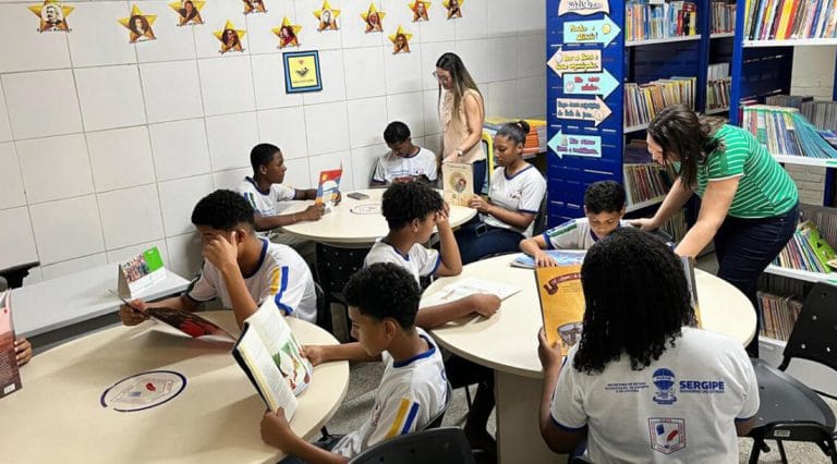 Programa estadual corrige fluxo escolar e atende mais de 10 mil alunos em SE