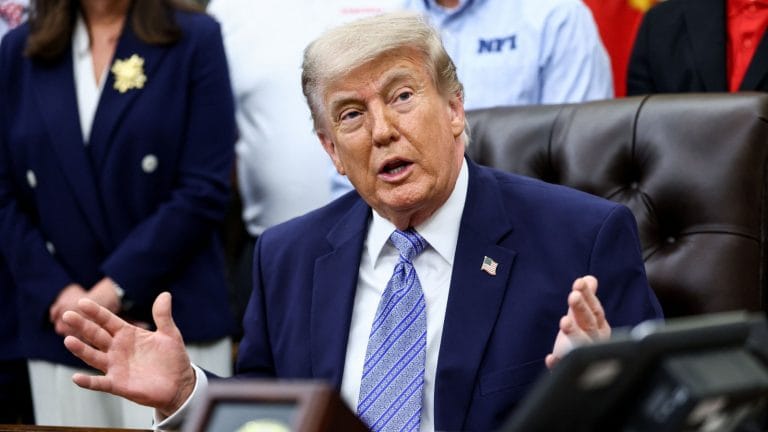 Quase metade dos americanos rejeita os dois grandes partidos, aponta pesquisa