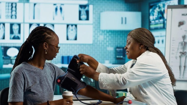Racismo e desigualdade elevam risco cardíaco em mulheres negras