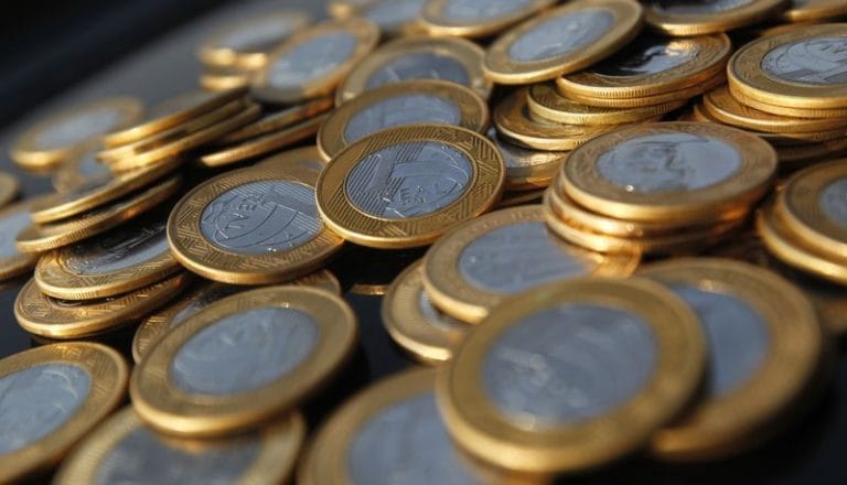 Selic cai para 14,25%, mas comunicado do BC deixa mercado sem entender
