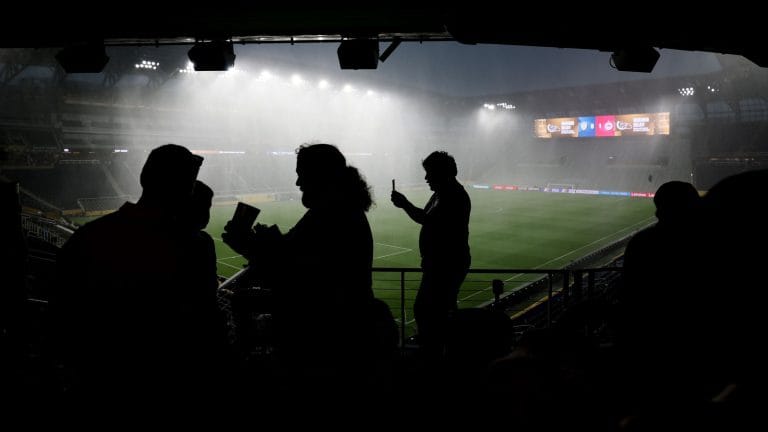 Tempestade paralisa jogo da França na Copa do Mundo nos EUA
