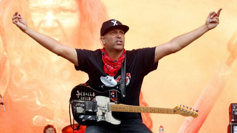 Tom Morello cancela turnê por conta da internação de sua mãe de 102 anos