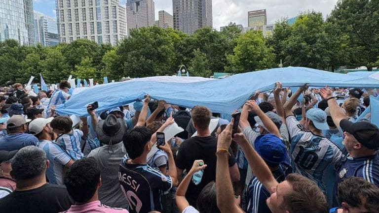 Uruguai vira com gol de Canobbio, do Fluminense, na Copa do Mundo