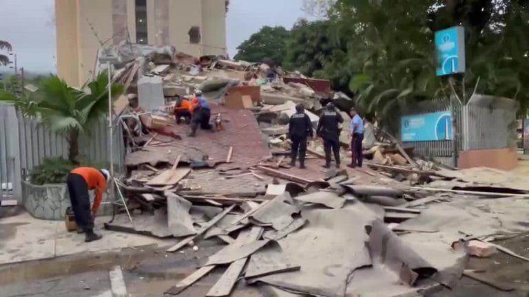 Venezuela oferece internet, TV e telefone grátis após terremotos devastadores
