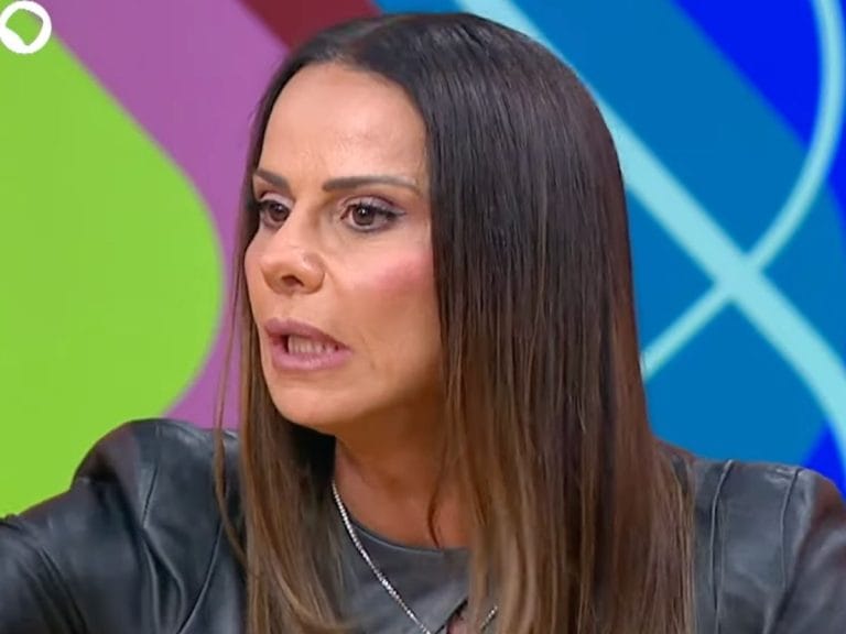 Viviane Araújo rebate etarismo no Carnaval e ganha apoio de famosa jornalista