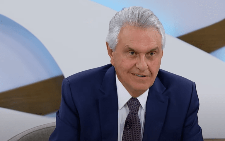 Zema se distancia de Flávio Bolsonaro e critica ligação com Vorcaro