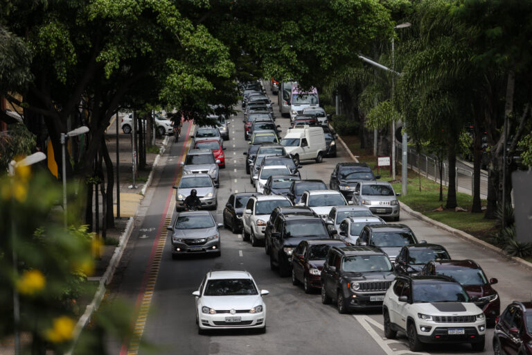 Acidentes de trânsito causam 12.156 mortes no 1º semestre; SP lidera