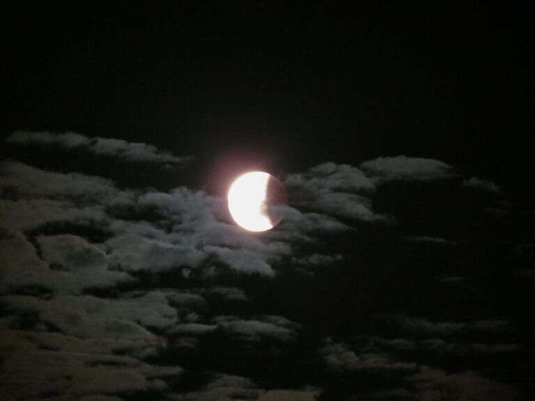 Agosto terá dois eclipses, um deles visível em todo o Brasil
