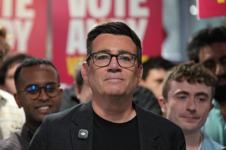Andy Burnham inicia hoje mandato como novo primeiro-ministro do Reino Unido