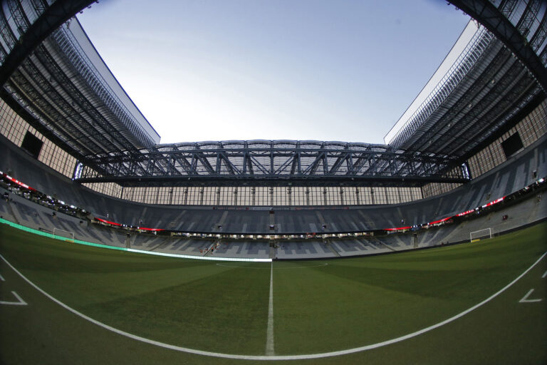 Athletico encara o Internacional na Arena em busca de sequência
