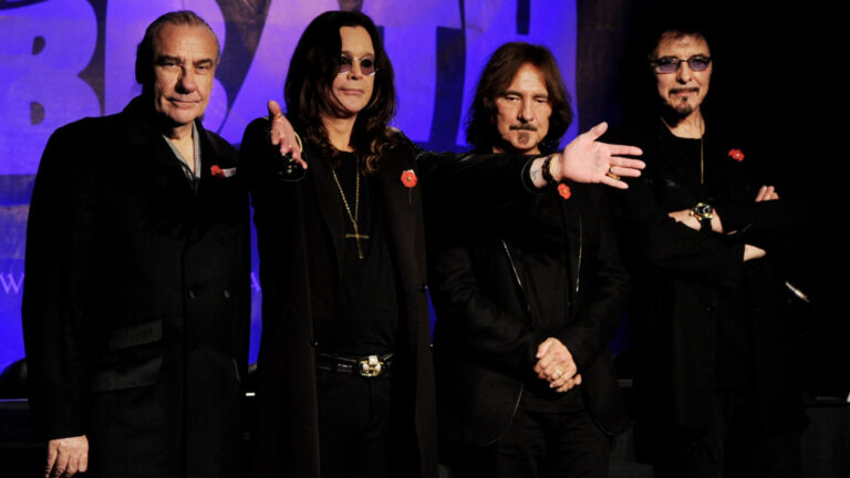 Black Sabbath e Sharon Osbourne relembram Ozzy no primeiro ano de sua morte