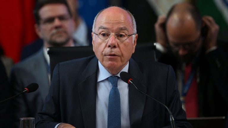 Camilo Santana é escolhido como novo líder do PT no Senado