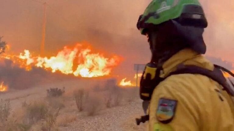 Casal britânico é resgatado após incêndio florestal na Espanha