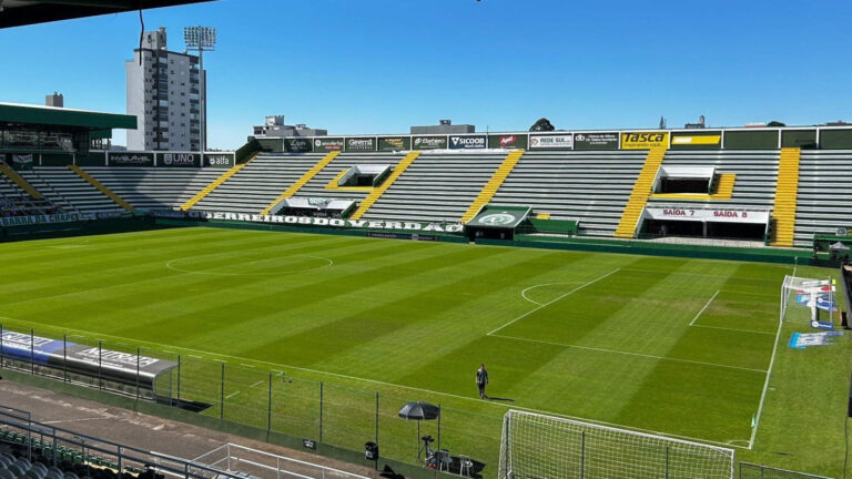 Chapecoense e Flamengo se enfrentam na 19ª rodada do Brasileirão Série A