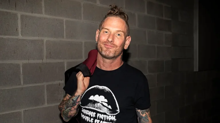Corey Taylor fala sobre vulnerabilidade e masculinidade em nova entrevista