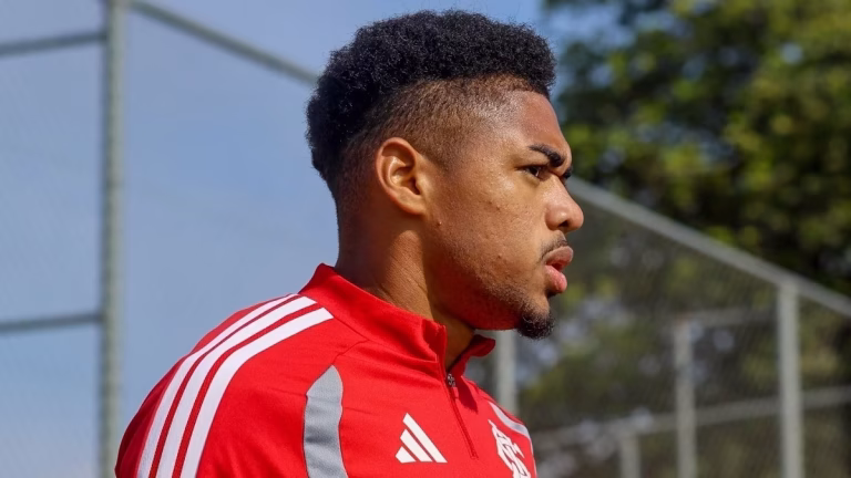 Criciúma recebe Náutico; líder quer manter sequência, Timbu busca reação