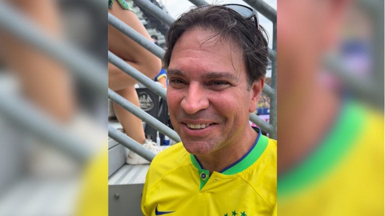 Defesa de Bolsonaro entregará armas à PF nesta segunda-feira