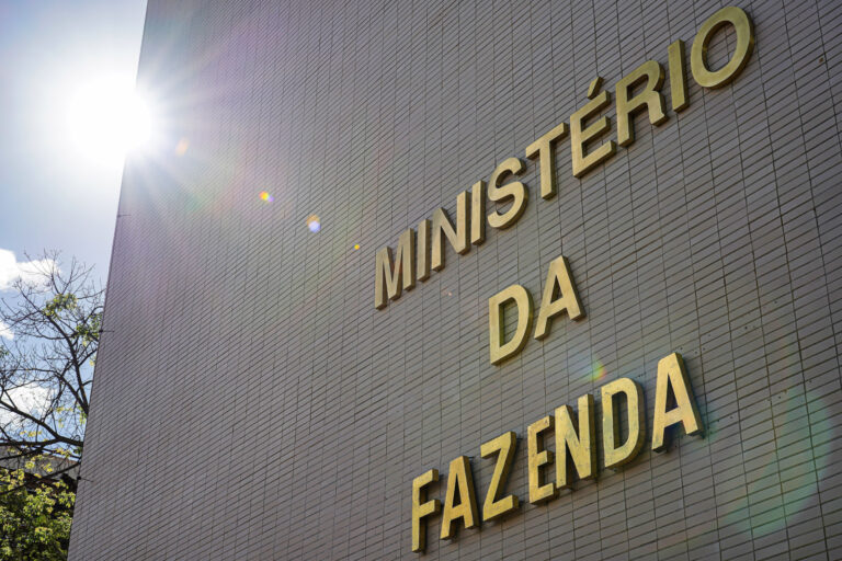 Estatais registram déficit de R$ 1,5 bilhão em junho, diz Banco Central