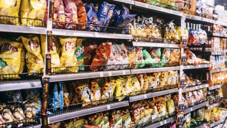 Estudo alerta: 80% dos alimentos infantis nos EUA são ultraprocessados