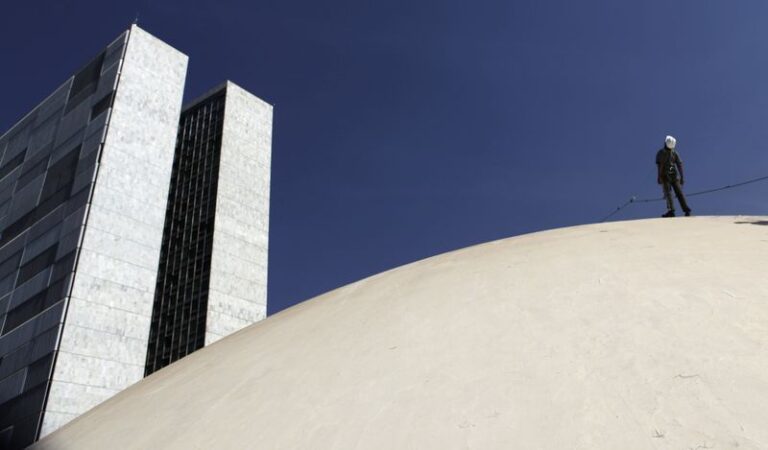Frente Parlamentar exige lei após portaria gerar insegurança sobre feriados
