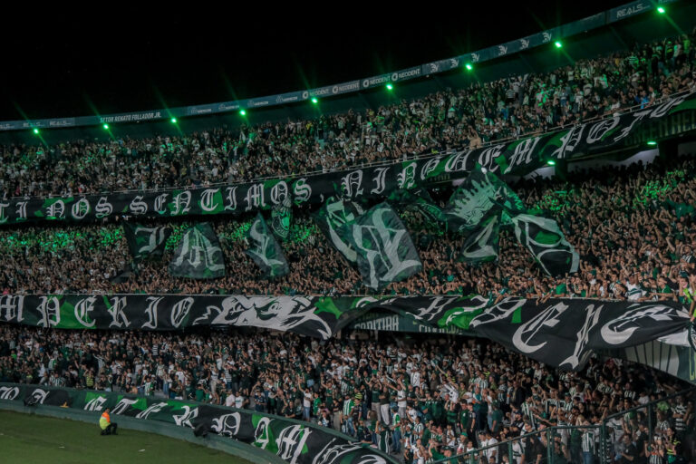 Gómez volta e Coritiba busca reação em casa contra o Cruzeiro