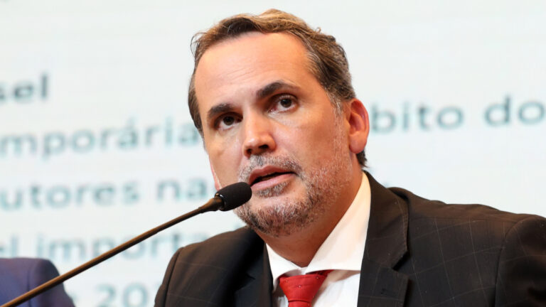 Governo libera R$ 5,7 bi e reduz bloqueios no Orçamento 2026