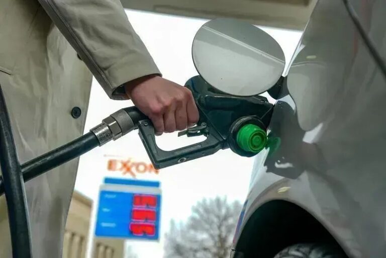 Governo prorroga desconto de R$0,44 na gasolina por 30 dias; custo R$1,2 bi