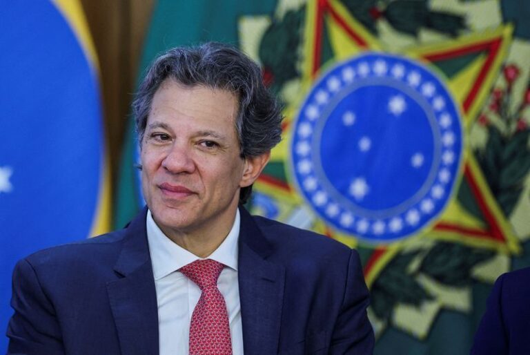 Haddad critica Milei e pede ‘virar a página’ para manter laços com Argentina