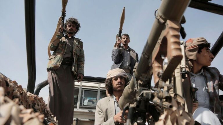 Houthis atacam alvos sauditas com mísseis e drones
