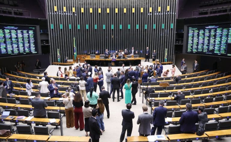 Hugo convoca líderes para definir pautas antes do recesso parlamentar