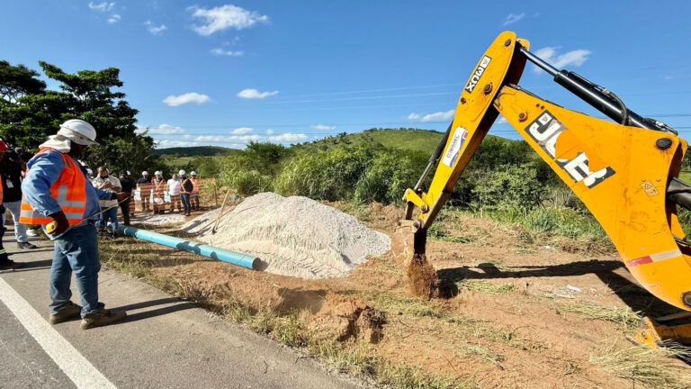 Iguá entrega adutora de 25 km e leva água a 20 mil sergipanos