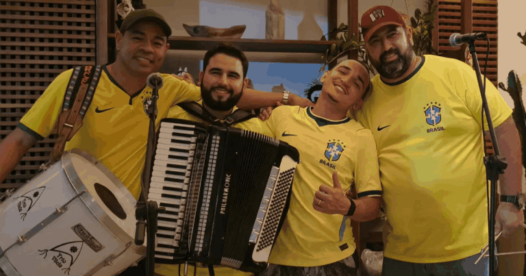 João Gomes recebe trio pé de serra em casa e banda compartilha mensagem de gratidão na web