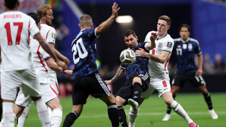 Kane reflete sobre eliminação da Inglaterra: “Não foi o suficiente”