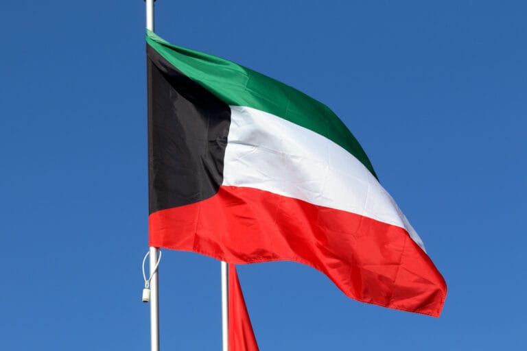 Kuwait denuncia ataque do Irã a instalações civis e navio da marinha
