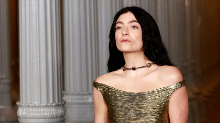 Lorde critica Spotify por descrições imprecisas de músicas geradas por IA