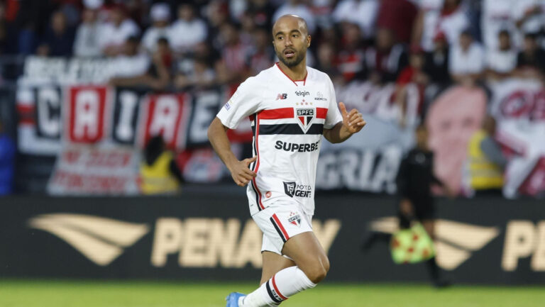 Lucas Moura anuncia avanço na recuperação e mira volta ao São Paulo