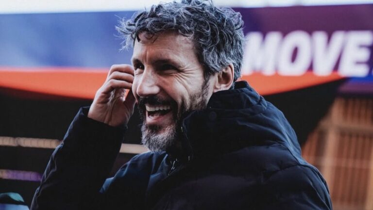 Mark van Bommel assume seleção da Bélgica com contrato até Euro 2028