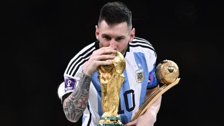 Messi pode conquistar a segunda Copa do Mundo dez anos após despedida da seleção