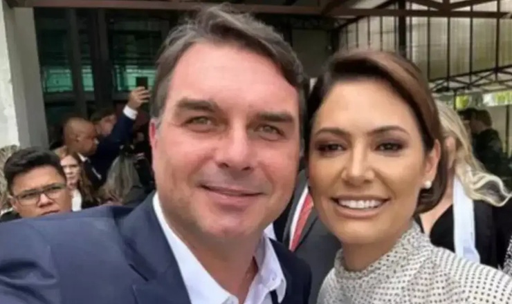 Michelle Bolsonaro aceita desculpas de Flávio e propõe encontro