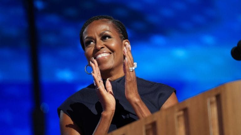 Michelle Obama revela seu filme favorito: a comédia ‘Um Duende em Nova York’