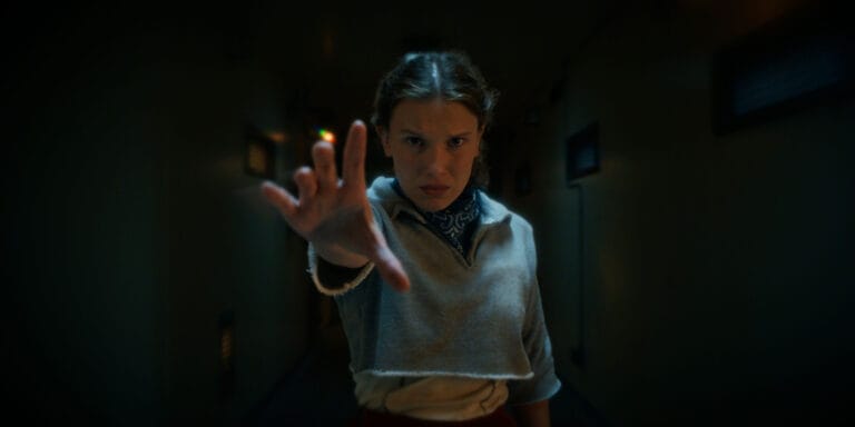Millie Bobby Brown fala sobre diversão com a filha e amor por fantasias