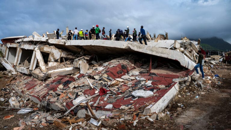 Número de mortos por terremotos na Venezuela ultrapassa 4.100